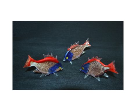 Vintage, Handmade, mouth-blown, Red/Blue with mult-shades of colors through-out the Tropical Fish. Hand crafted by the Artisa