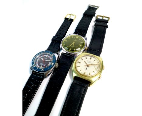 A versatile collection of three watches, comprising of a 30mm Timex 'boys' diving watch with sunburst burgundy sector dial wi