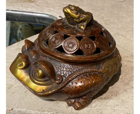 CHINESE BRONZE FROG CENSER