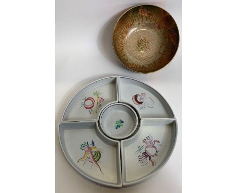 Four Poole pottery hor dourves dishes and ramekin, together with a Wilkinson’s ‘Oriflamme’ bowl