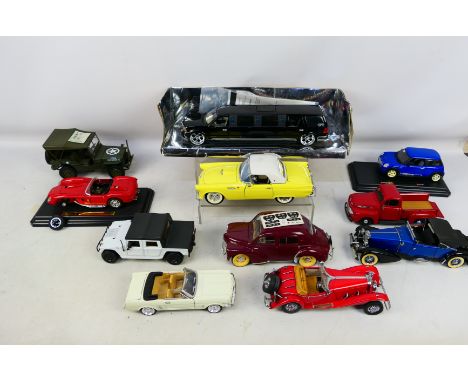 Road Signature - Solido - Maisto - FMPM - Others - 11 unboxed large scale diecast vehicles to include 1/24 scale Player Z Lim