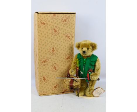 Gund - A boxed 'Barton Creek Collection' artist designed Limited Edition mohair bear from Gund. The jointed bear named 'Fredd