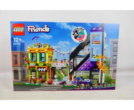 Lego - A factory sealed Lego Friends Downtown Flower & Design Stores set # 41732. This retired set is unopened so presumed Mi