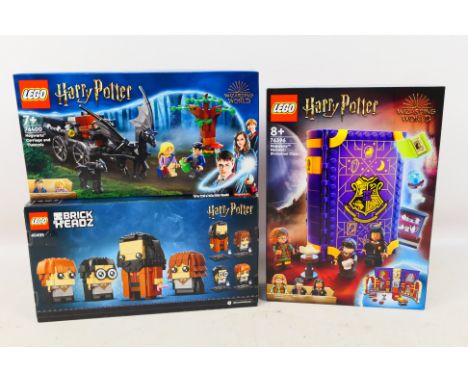 Lego - Three boxed factory sealed Lego Harry Potter sets. Lot consists of #76400 'Hogwarts Carriage & Thestrals'; #40495 Bric
