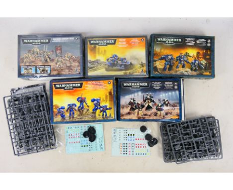 Warhammer - Games Workshop - Five boxed Warhammer 40K kits. Lot consists of Warhammer 40K Space Marin Attack Bike with Deathw