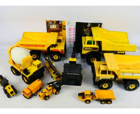 Tonka - Joal - Majorette - Corgi - Other - A group of pressed steel and diecast construction model vehicles in a variety of s