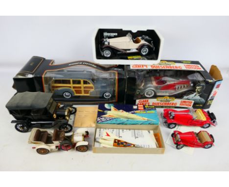 Ertl - Franklin Mint - Others - A group of predominately unboxed diecast model cars in mainly 1:18 scale. Lot includes Ertl 1