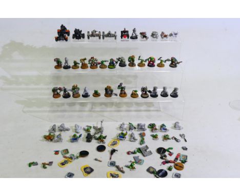 Warhammer - Games Workshop - Over 40 painted and unpainted metal Warhammer 40k Rogue Trader Space Orks. The figures which are
