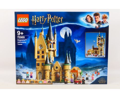 Lego - A boxed factory sealed 2020 Lego 'Harry Potter'' #75969 Hogwarts Astronomy Tower. The set is presumed to be in Mint co