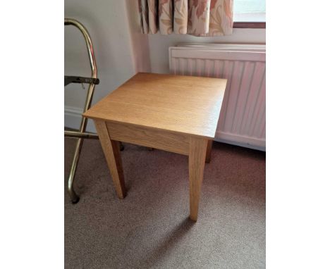 Light Oak Side Table The Timeless Design Emphasises The Natural Grain Of Wood, Along With Tapered Legs And Bevel Detailing 40