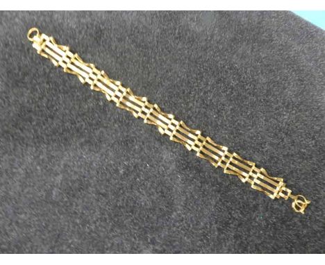 A 9ct Gold ladies Gate Bracelet 8g
