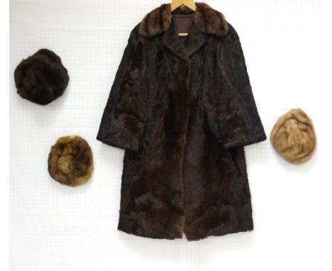VINTAGE LADY'S BROWN FUR COAT
with musquash collar, matching hat and two other vintage ladies fur hats (4)