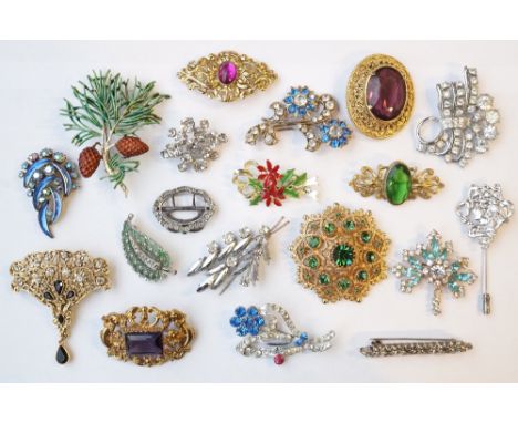 GOOD SELECTION OF VINTAGE COSTUME BROOCHES
of various designs, including a plique-a-jour enamel and marcasite example marked 
