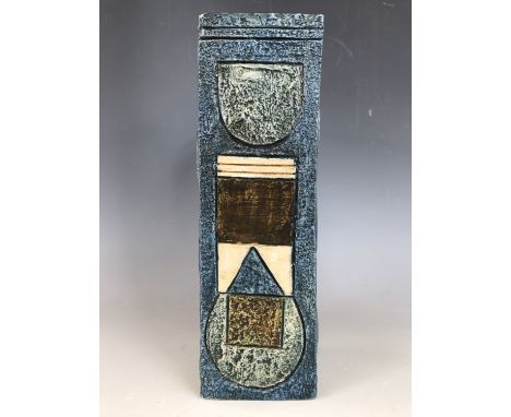 A Troika Pottery rectangular vase decorated by Avril Bennet (1973-1979), 22 cm 