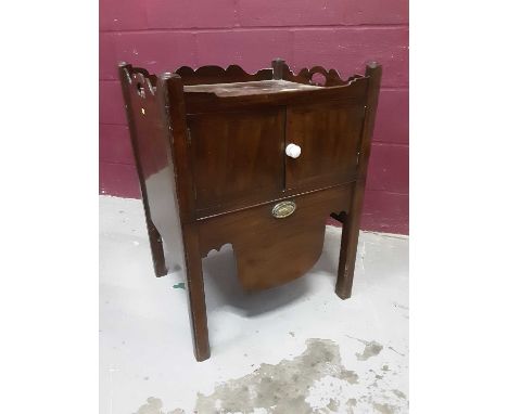 Georgian mahogany commode, 59.5cm wide, 51cm deep, 79cm high