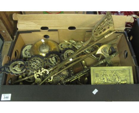 Box of assorted brassware to include; figurines, horse brasses on straps, ceremonial axe, miniature anvil etc. (B.P. 24% incl