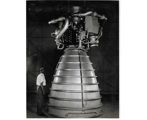 Assorted ephemera and photography, comprising:1) A group (approx. twenty) of vintage photographs illustrating the constructio