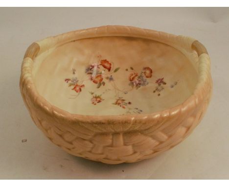 A Royal Worcester blush ivory basket weave bowl, decorated with floral sprays, shape number G441, dated 1902, diameter 9ins, 