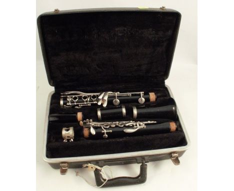 A Bach Series 1001 U.S.A clarinet, cased