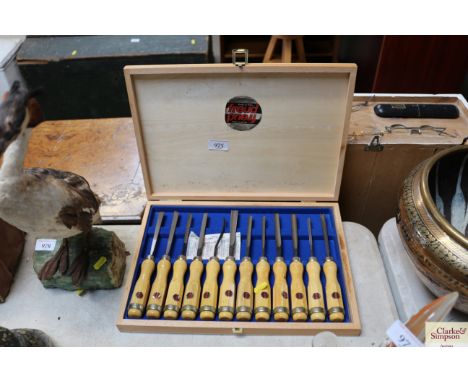 A Freud Italian chisel set in fitted case