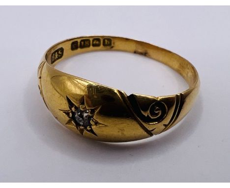 A diamond gypsy set 18ct gold ring, gross weight approximately 3.0 grams. Hallmarked Birmingham, 1901. Size N.&nbsp;