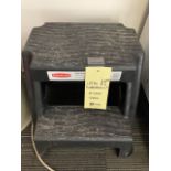 2 marches - RUBBERMAID