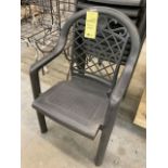 (10) Chaises patio -Plastiques robustes