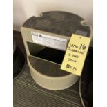 2 marches RUBBERMAID