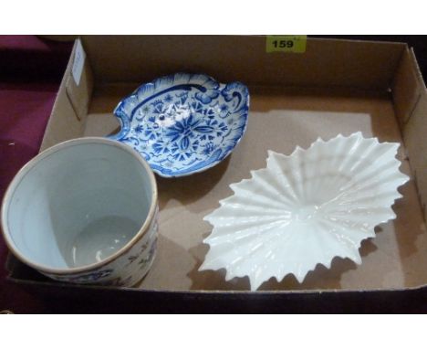 A Locke-Worcester small shell dish, a Samson pot and a Delft pickle dish