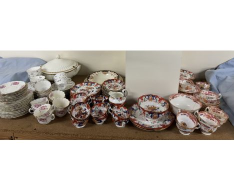 A Japanese New Feeling part tea service together with a chinoiserie decorated part tea services etc