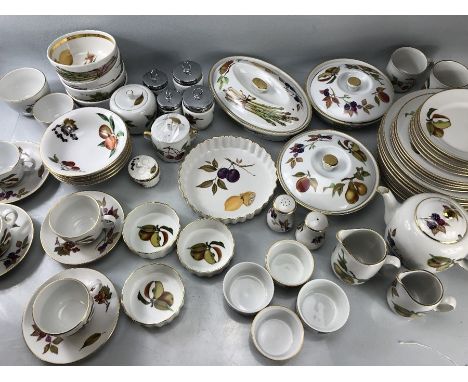 Various Royal Worcester Evesham pattern dinnerware and teaset