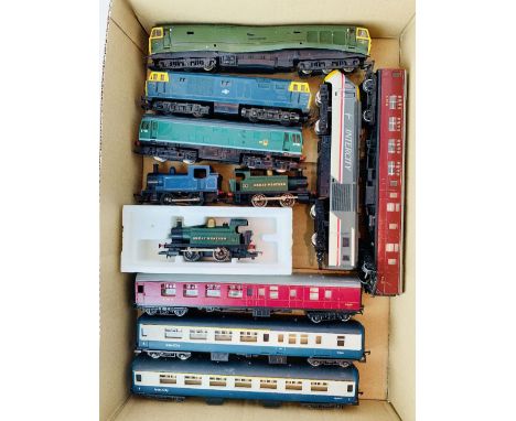 Lima / Hornby OO Gauge 6x Assorted Locomotives and 5x Coaches - See Picture