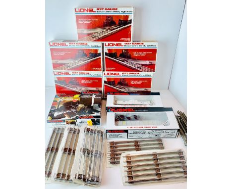 Lionel 3 - Rail O 27 Gauge Railway Tracks / Points with Signals / Wagons All Mint Boxed