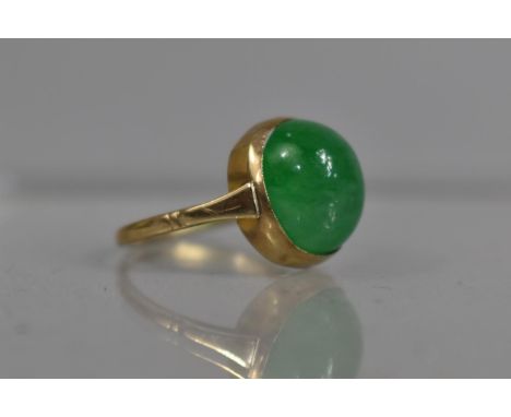 A 9ct Gold and Jade Ring, 4g 