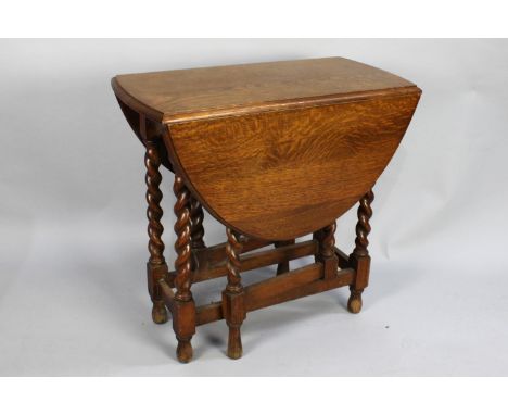 A Mid 20th Century Oak Barley Twist Drop Leaf Gate Leg Occasional Table, 73cms Wide 