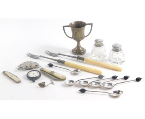 A collection of small silver etc., to include two fruit knives with mother of pearl handles and silver blades, one half of a 