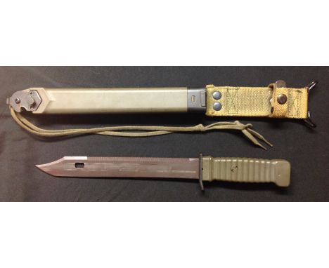 West German Combat Knife Kampfmesser KCB 77 CS Lange mit Ausfuhrung mit Schere. This is the long blade version with 249mm lon