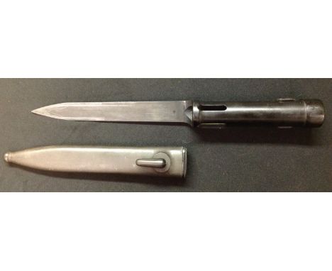 South African R1 C type FAL Bayonet. 170mm long blade. Working release catch. Overall length 290mm. Unmarked. Complete with m