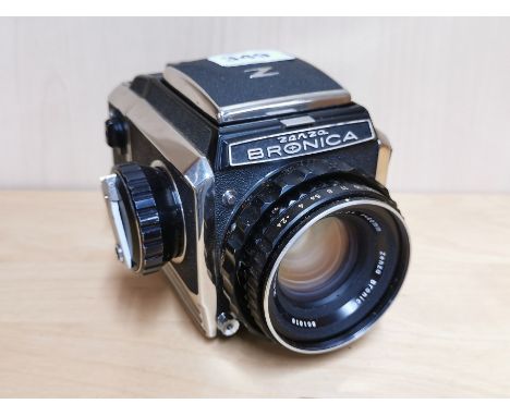 A Bronica camera with zenza lens.