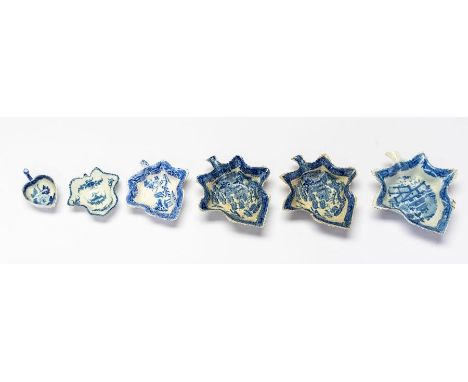A Worcester blue and white pickle dish, underglaze crescent mark, circa 1780s together with a 18th Century blue and white lea