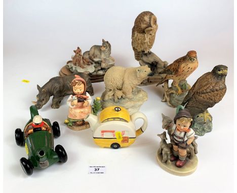 Collection of figures including Country Artists Wolf Mother and Cubs on plinth, Teviotdale owl, Leonardo eagle, Marvei kestre