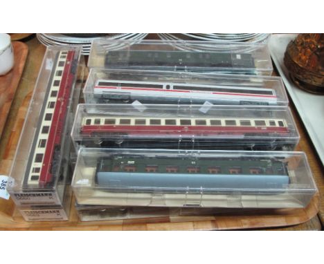 Tray of various Fleischmann carriages in original perspex cases to include 5660K, 5663K, 5741K, 5661K etc.  (12)