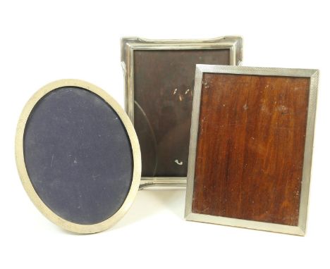 George V silver rectangular photographs frame, Birmingham 1931, engine turned decoration, 22cm x 17cm; also a further silver 