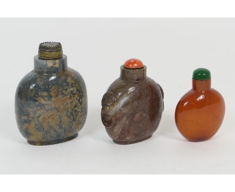 Chinese blue moss agate hardstone snuff bottle, with replacement stopper, 7.5cm; also a rouge moss agate snuff bottle, carved