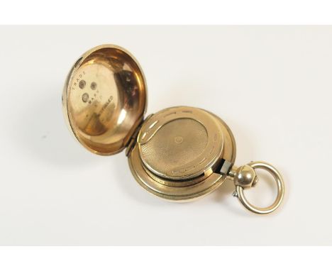 Edwardian gold plated sovereign case, with engine turned decoration and initialled cartouche, opening to a good luck horsesho