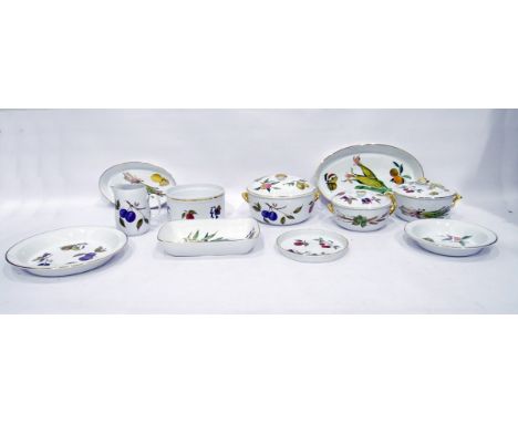 Quantity Royal Worcester oven to tableware&nbsp;'Evesham' pattern, to include three covered vegetable tureens, serving dishes