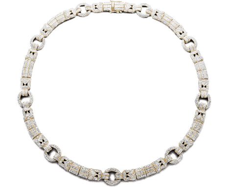 Collier mit Diamanten 585-er Gelbgold, ca. 35,5 g. Rundum geometrische Collierglieder besetzt mit insgesamt 248 Diamanten, zu