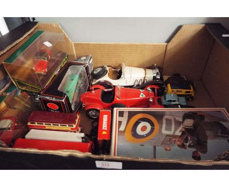 A selection of diecast vehicles ton include a Corgi 'Battle of Britain 50th Anniversary' set, a Corgi Collector's Club 89 For