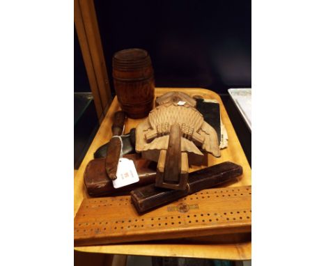 A mixed selection of include E.R.N. Wald Germany jet handled cut throat razor, owl novelty coat hook, carved wooden handled d