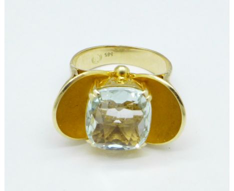 A 14ct gold and aquamarine ring, 9.7g, M, marked 585